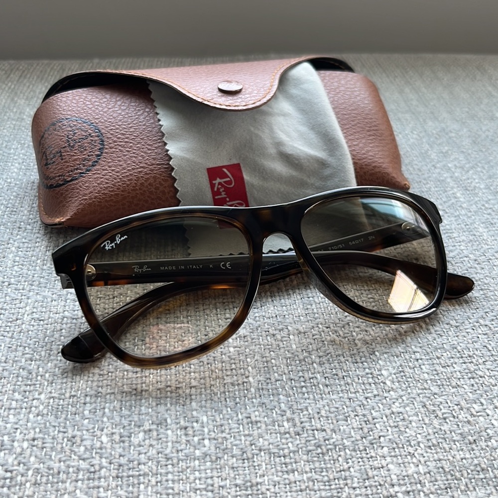 Ray-Ban RB4184 tortoise sunglasses size 54mm